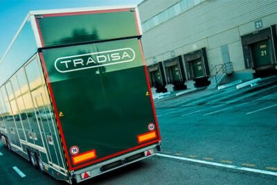 descubre los servicios de transporte de tradisa en el prat de llobregat